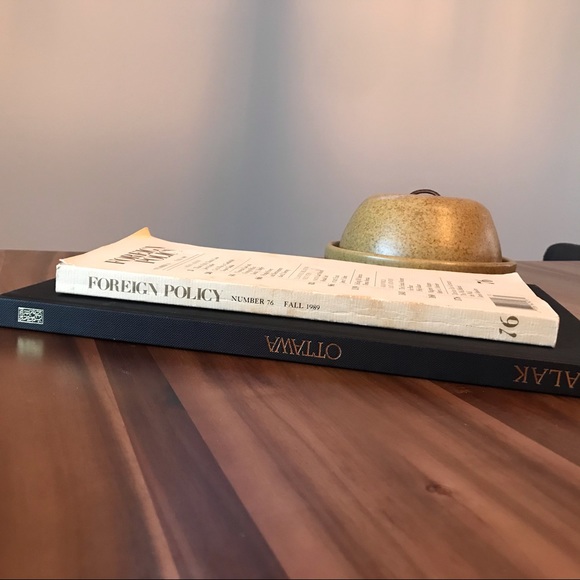 Foreign policy Coffee table book 1989 - Picture 4 of 6